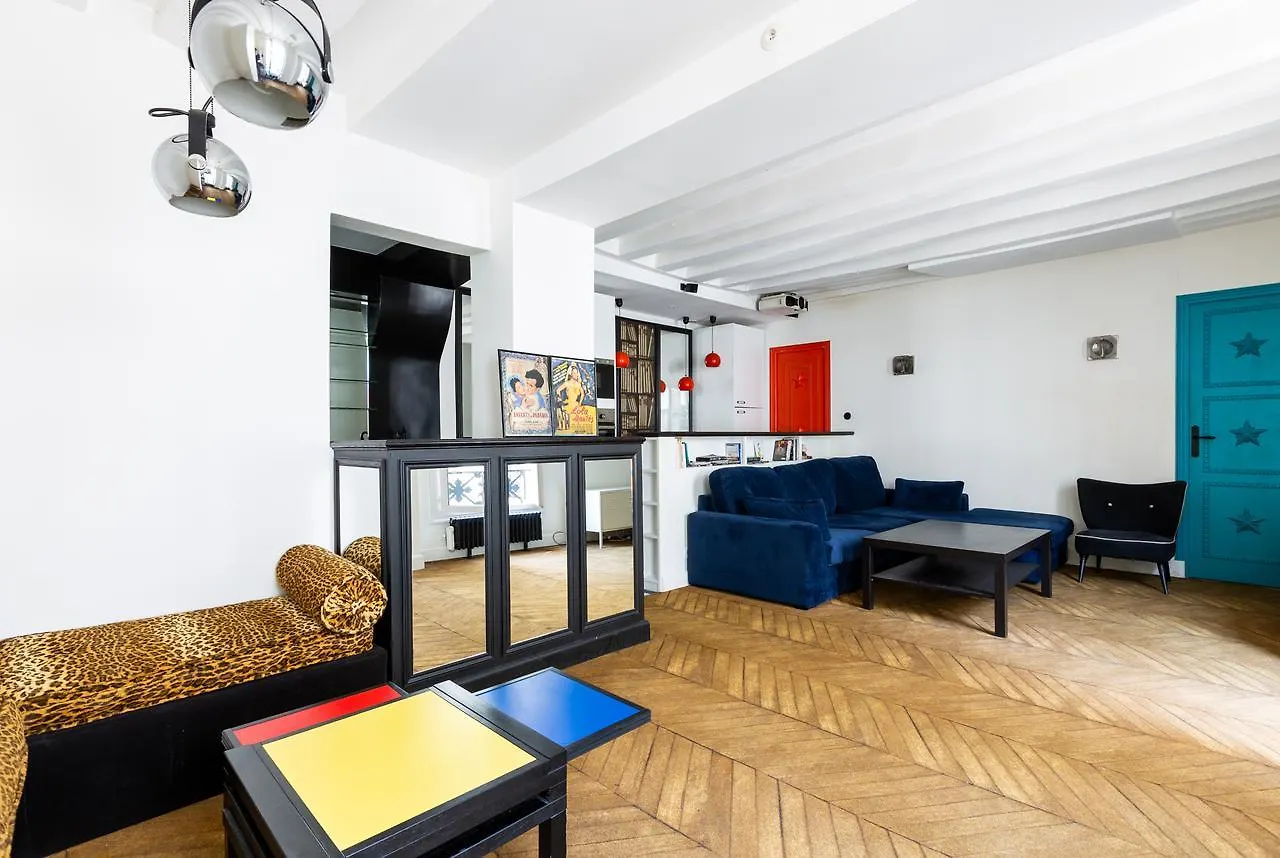 Bauhaus Magic In The Marais Parijs