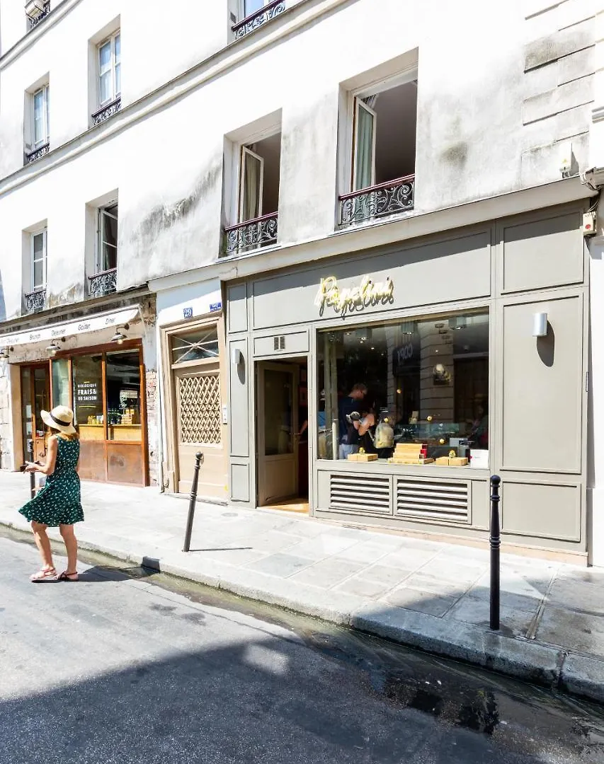 דירה Bauhaus Magic In The Marais *