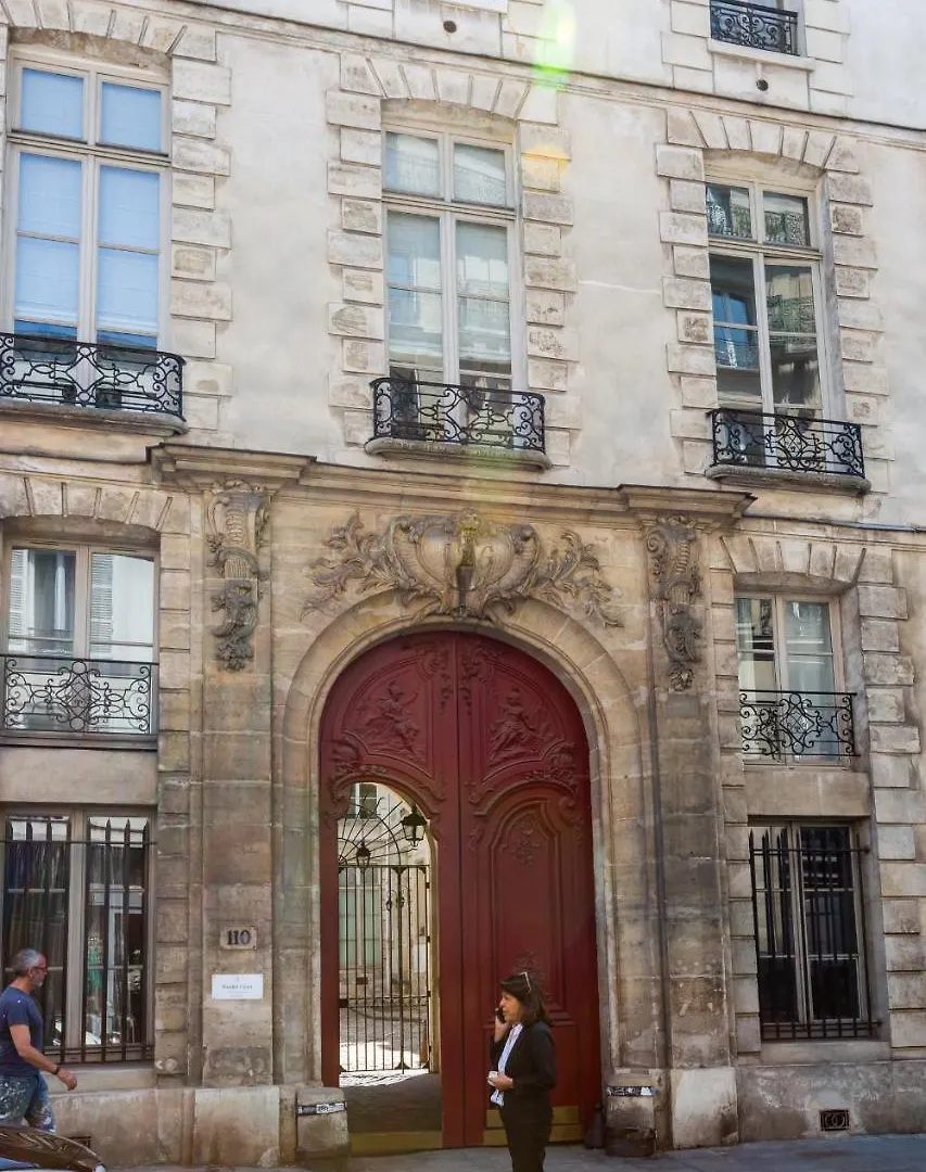 Bauhaus Magic In The Marais *