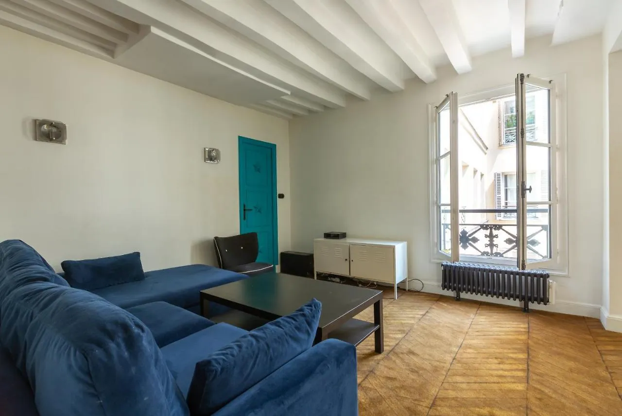 Bauhaus Magic In The Marais Appartement